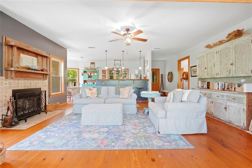 En Venta: $425,000 (2 camas, 1 baños, 1045 Pies cuadrados)
