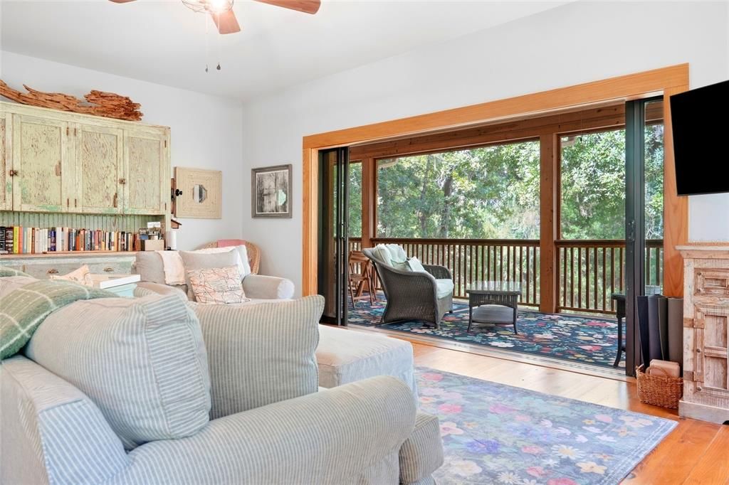 En Venta: $425,000 (2 camas, 1 baños, 1045 Pies cuadrados)
