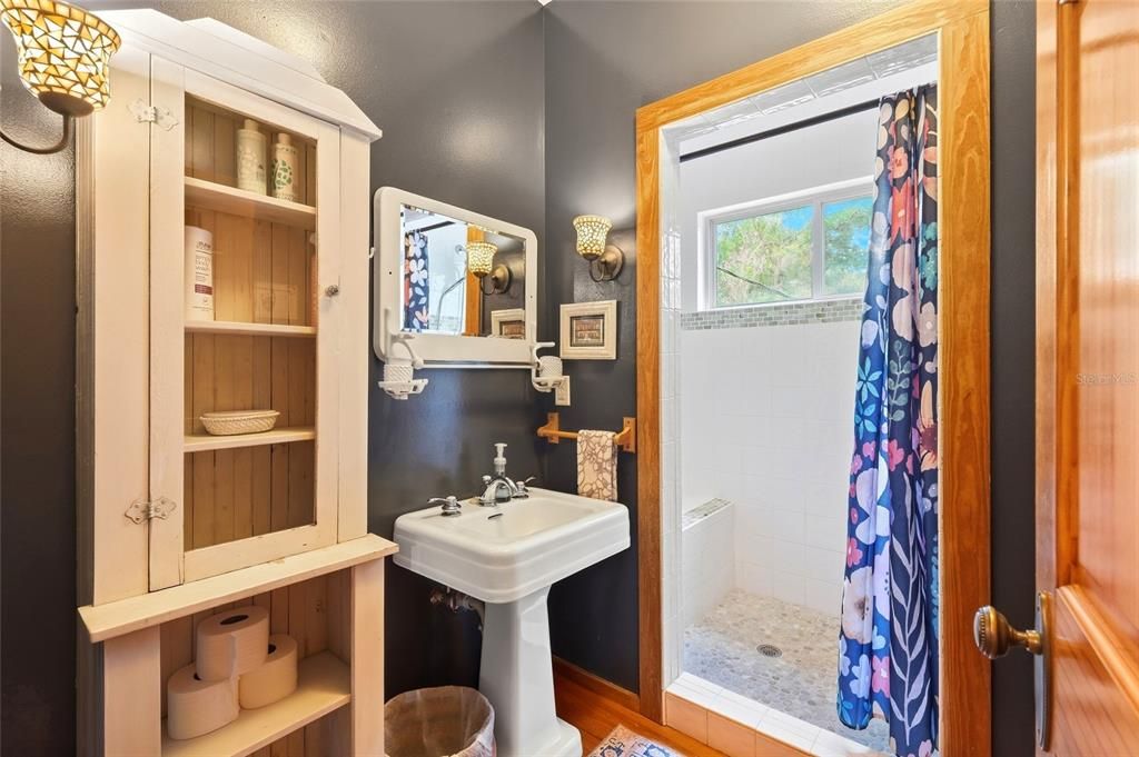 En Venta: $425,000 (2 camas, 1 baños, 1045 Pies cuadrados)