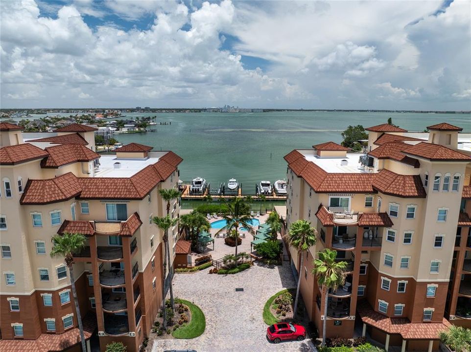 For Sale: $1,725,000 (3 beds, 3 baths, 2460 Square Feet)