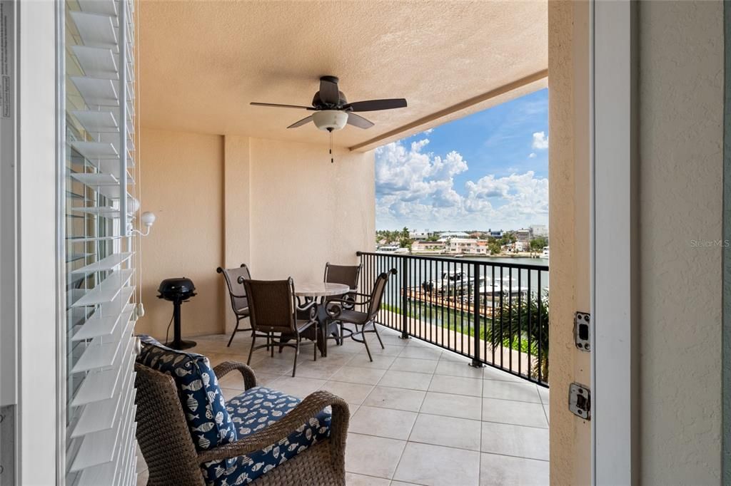 For Sale: $1,725,000 (3 beds, 3 baths, 2460 Square Feet)