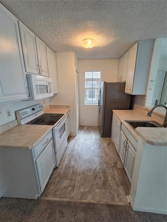 For Rent: $1,600 (2 beds, 2 baths, 992 Square Feet)