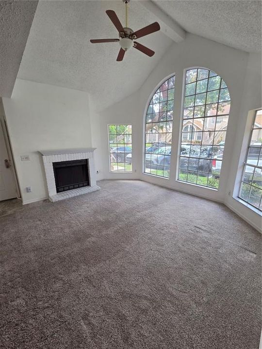 For Rent: $1,600 (2 beds, 2 baths, 992 Square Feet)