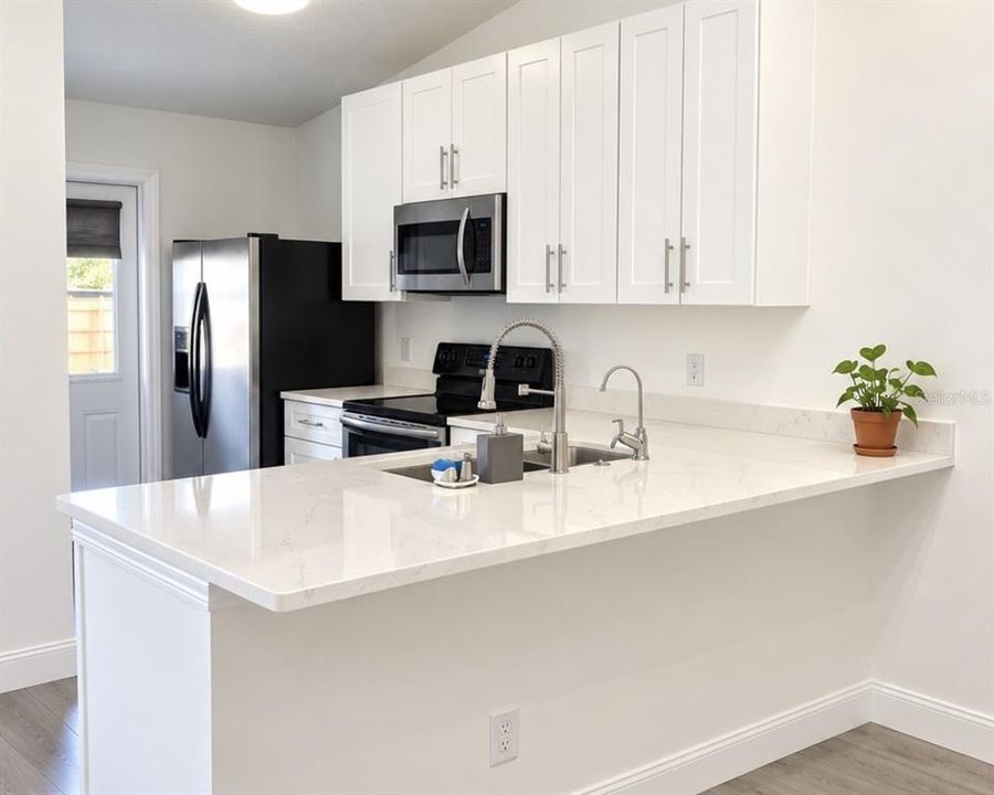 For Rent: $1,600 (1 beds, 1 baths, 703 Square Feet)