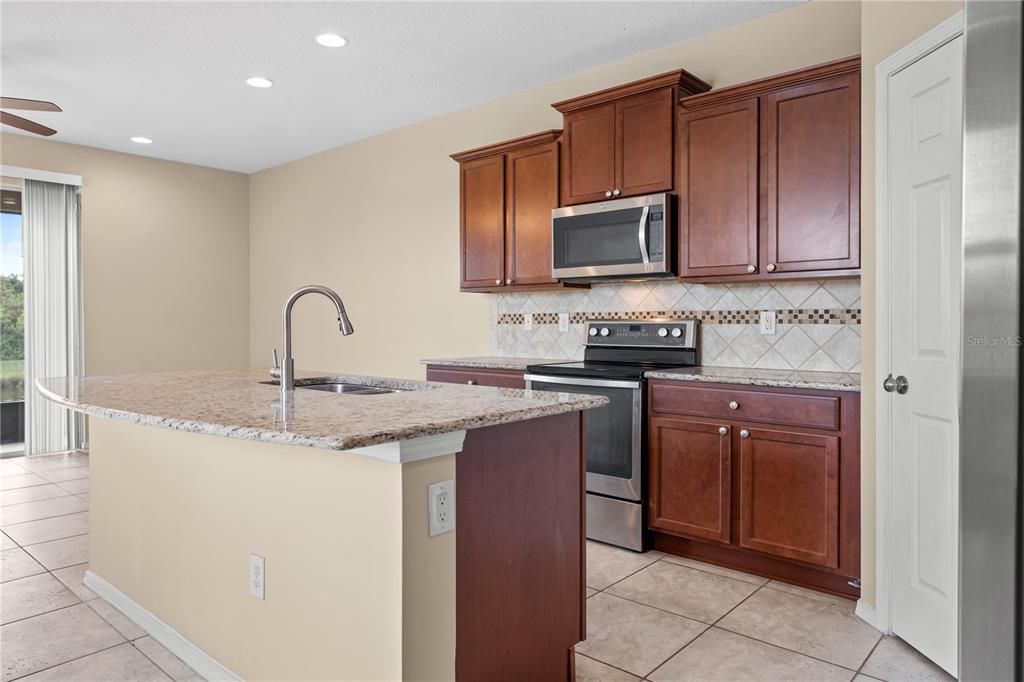 En Venta: $259,999 (3 camas, 2 baños, 1880 Pies cuadrados)