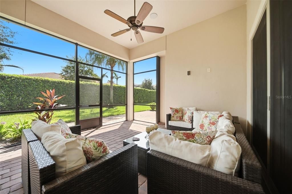For Sale: $919,000 (3 beds, 3 baths, 2311 Square Feet)