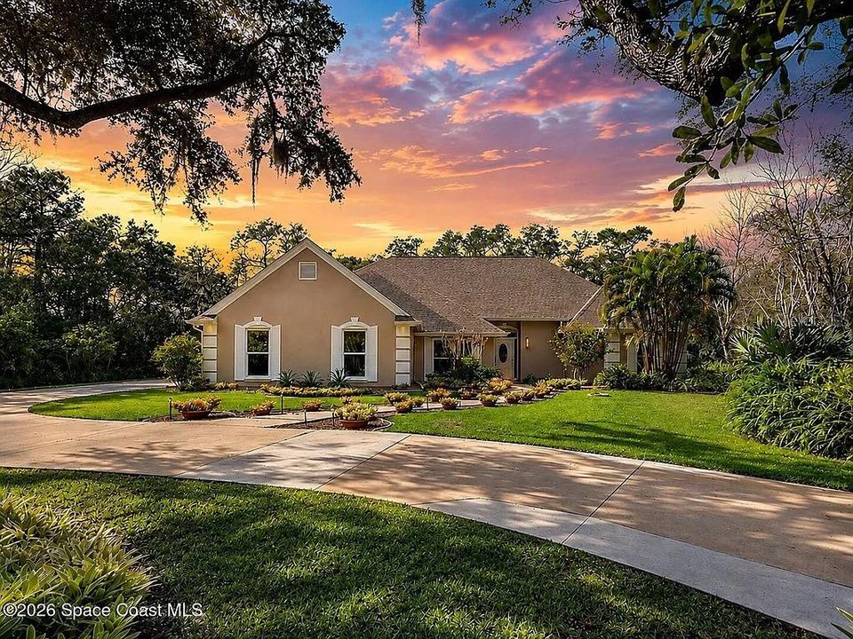 Recently Sold: $825,000 (5 beds, 4 baths, 2841 Square Feet)