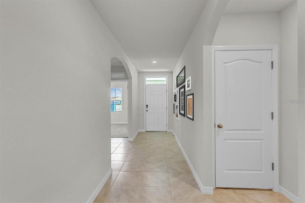 For Sale: $325,000 (4 beds, 2 baths, 1672 Square Feet)