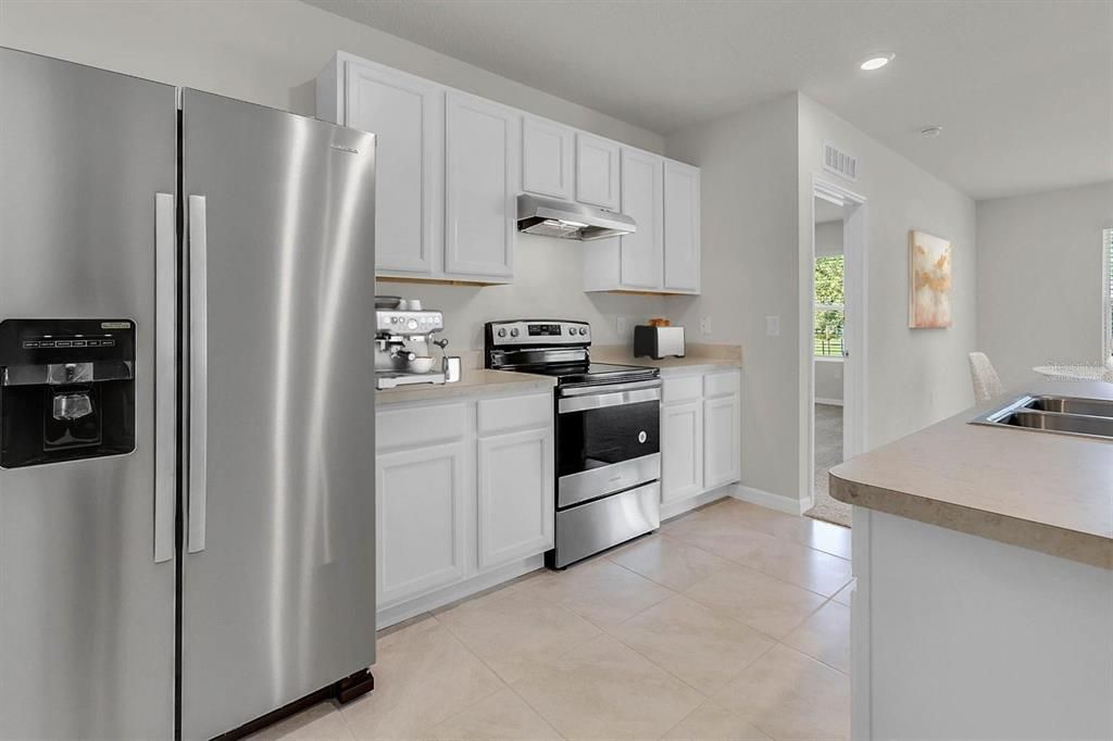 For Sale: $325,000 (4 beds, 2 baths, 1672 Square Feet)