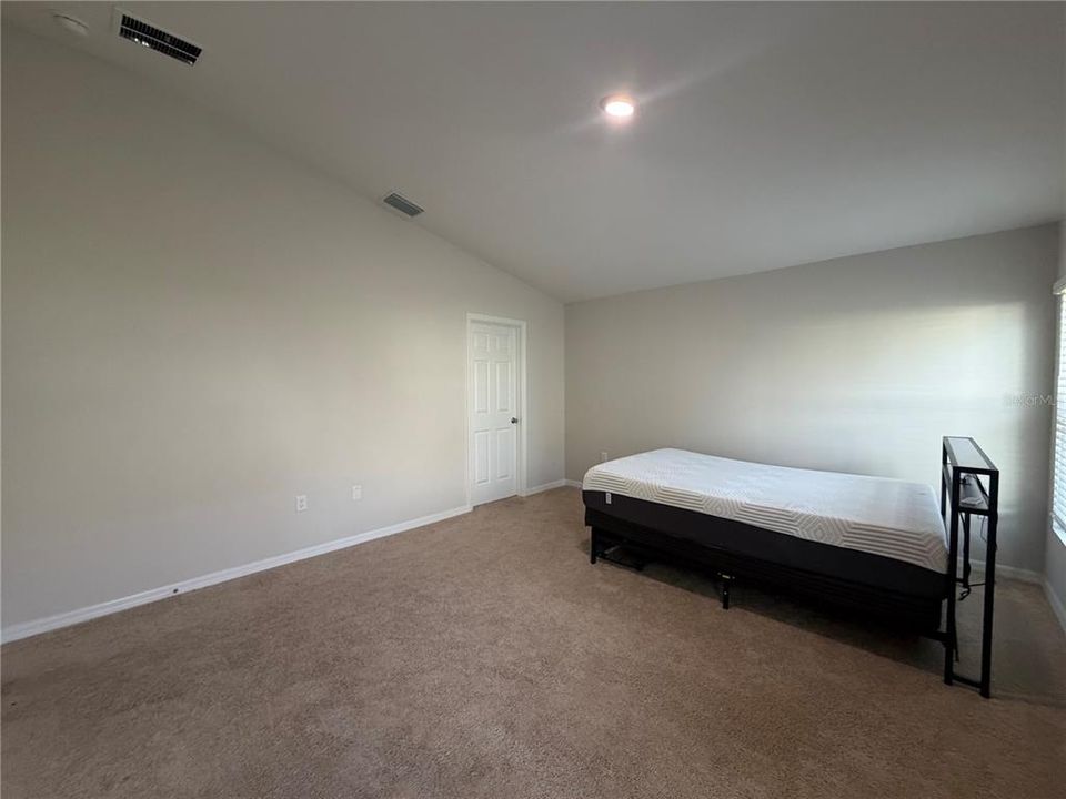 For Rent: $2,000 (3 beds, 2 baths, 1615 Square Feet)