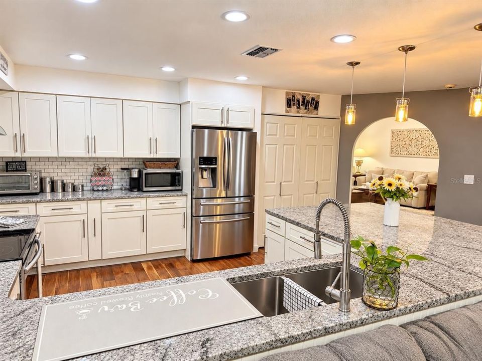 En Venta: $439,900 (3 camas, 2 baños, 1902 Pies cuadrados)