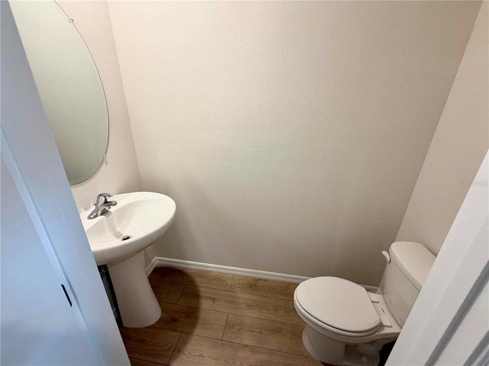 For Rent: $2,200 (3 beds, 2 baths, 1464 Square Feet)