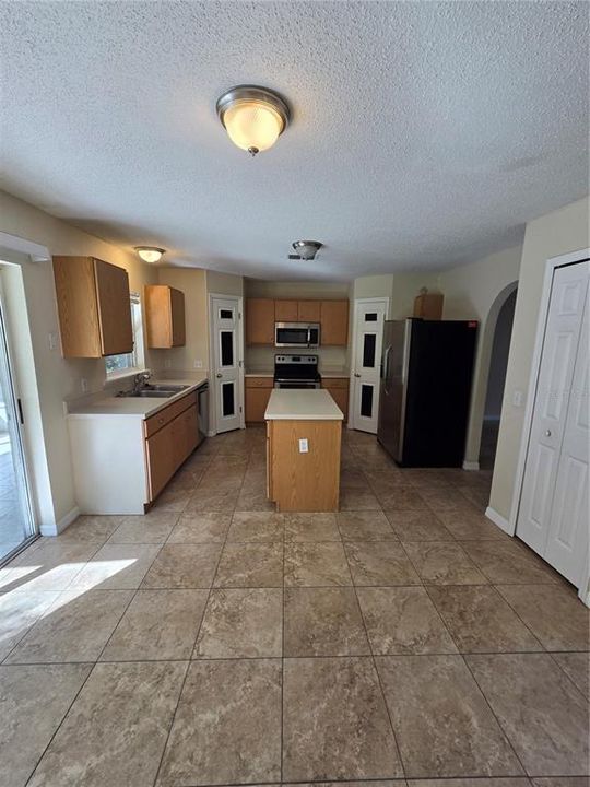 For Rent: $2,200 (4 beds, 2 baths, 2256 Square Feet)
