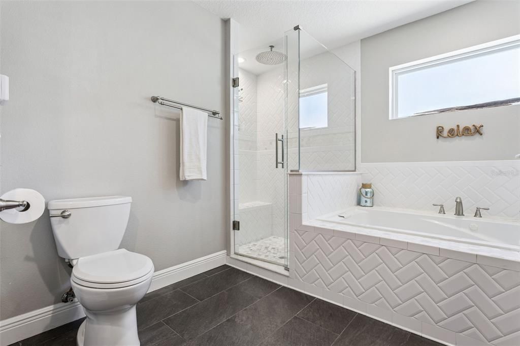 For Sale: $1,425,000 (5 beds, 4 baths, 3298 Square Feet)