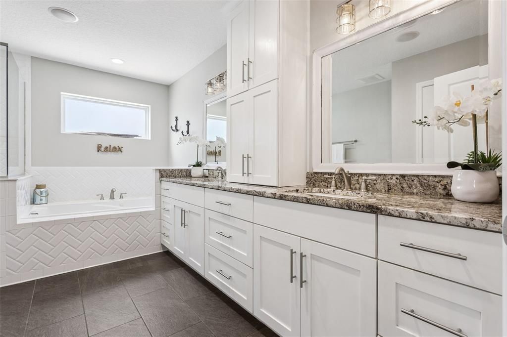 For Sale: $1,425,000 (5 beds, 4 baths, 3298 Square Feet)