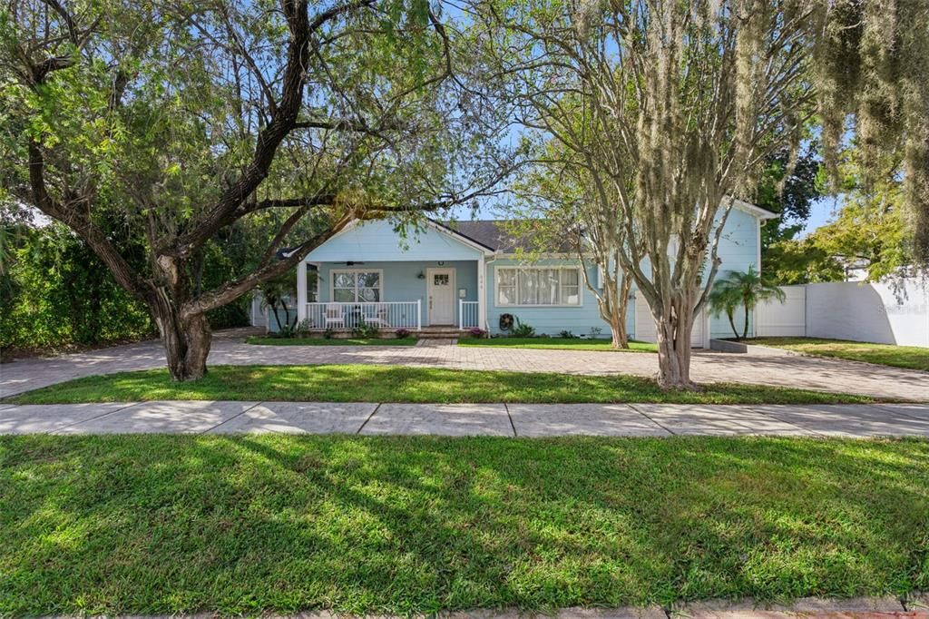 For Sale: $1,425,000 (5 beds, 4 baths, 3298 Square Feet)