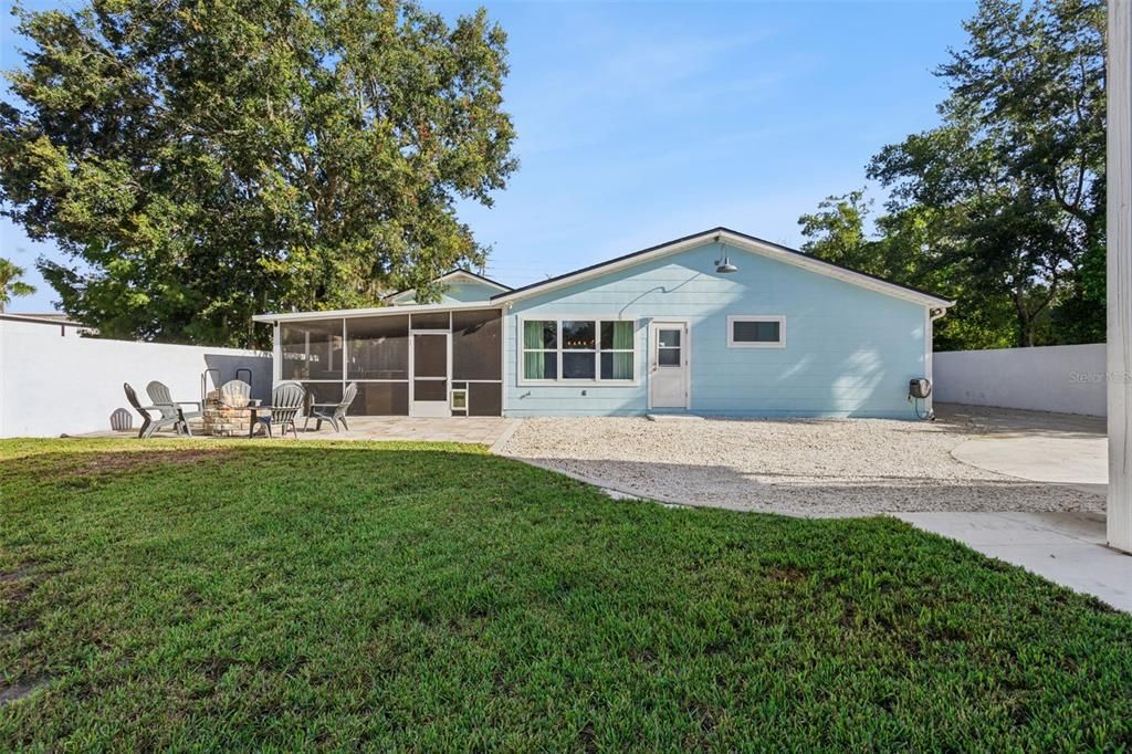 For Sale: $1,425,000 (5 beds, 4 baths, 3298 Square Feet)
