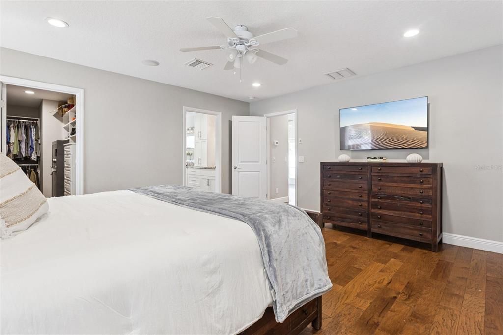 For Sale: $1,425,000 (5 beds, 4 baths, 3298 Square Feet)