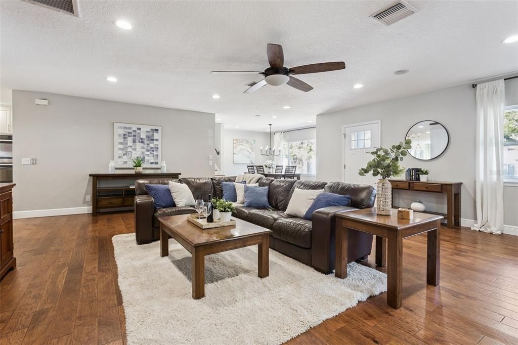 For Sale: $1,425,000 (5 beds, 4 baths, 3298 Square Feet)