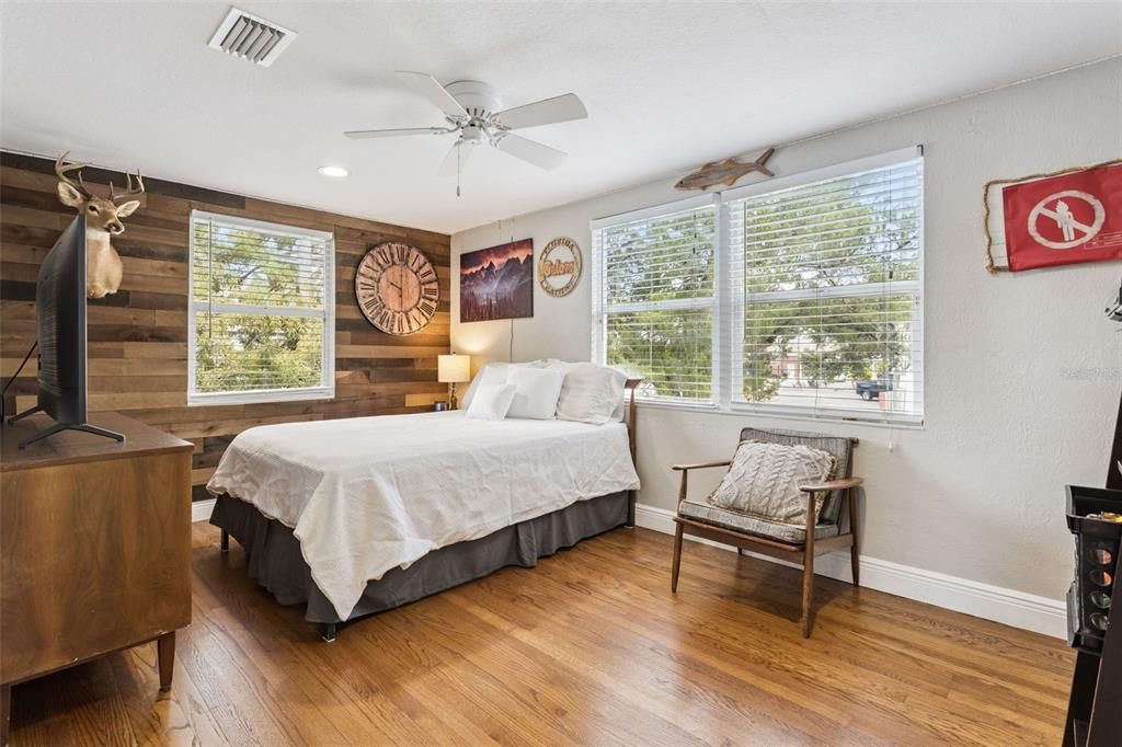 For Sale: $1,425,000 (5 beds, 4 baths, 3298 Square Feet)