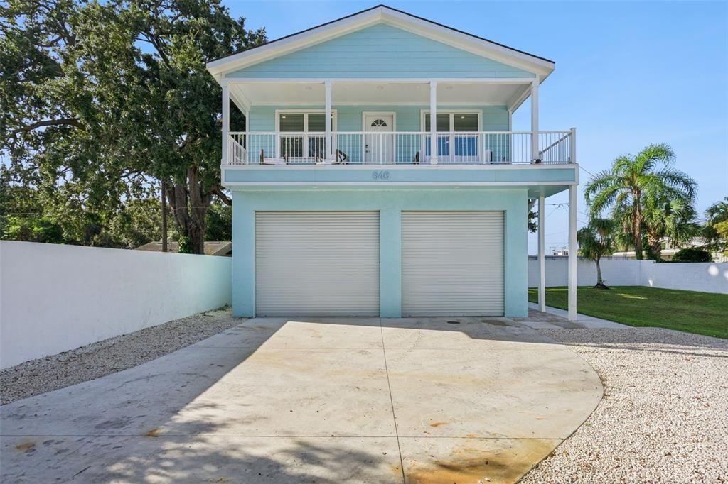 For Sale: $1,425,000 (5 beds, 4 baths, 3298 Square Feet)