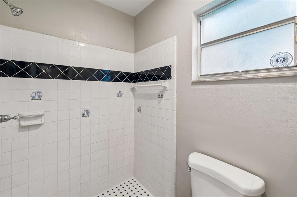 En Venta: $320,000 (3 camas, 2 baños, 1223 Pies cuadrados)