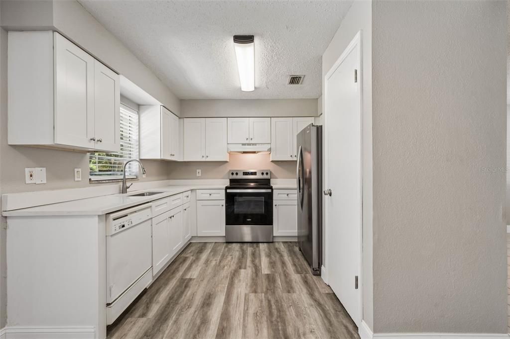 En Venta: $320,000 (3 camas, 2 baños, 1223 Pies cuadrados)
