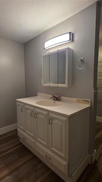 For Rent: $1,100 (2 beds, 2 baths, 816 Square Feet)