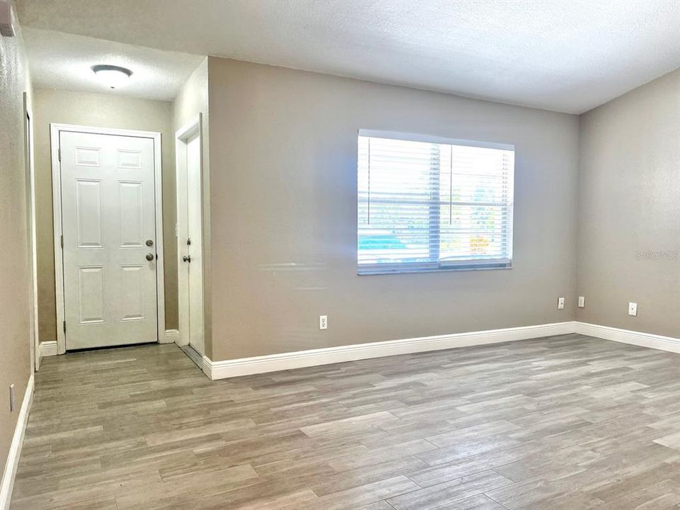 For Rent: $2,198 (3 beds, 2 baths, 1851 Square Feet)