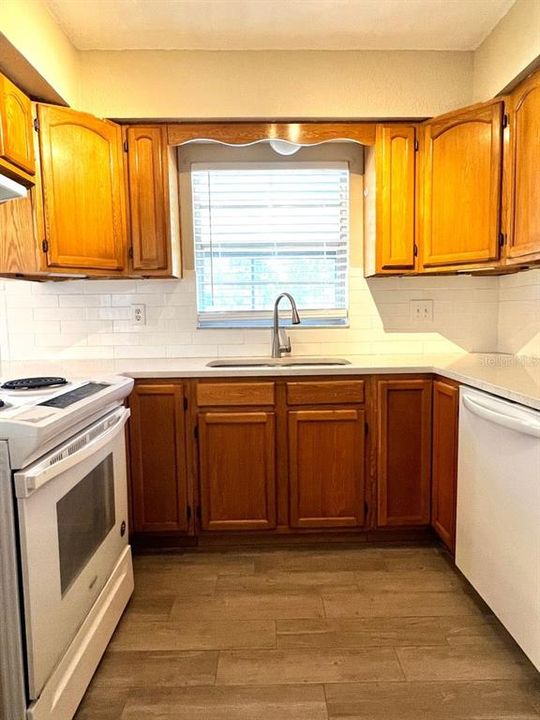 For Rent: $2,198 (3 beds, 2 baths, 1851 Square Feet)