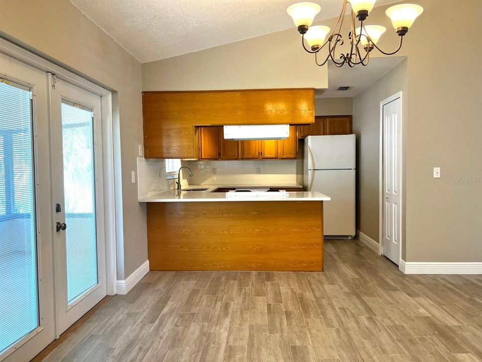 For Rent: $2,198 (3 beds, 2 baths, 1851 Square Feet)