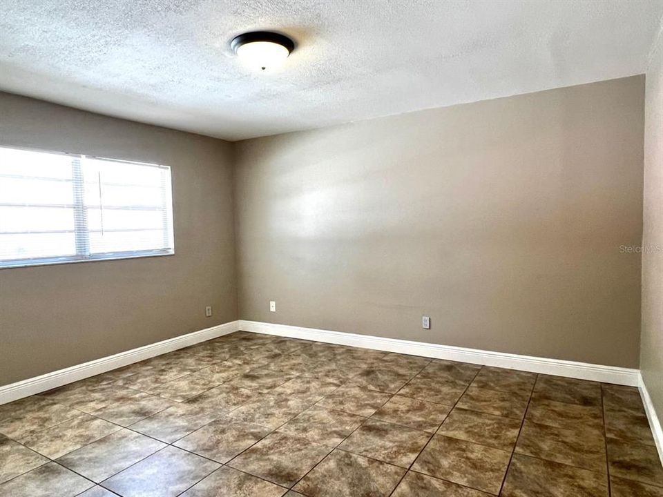 For Rent: $2,198 (3 beds, 2 baths, 1851 Square Feet)