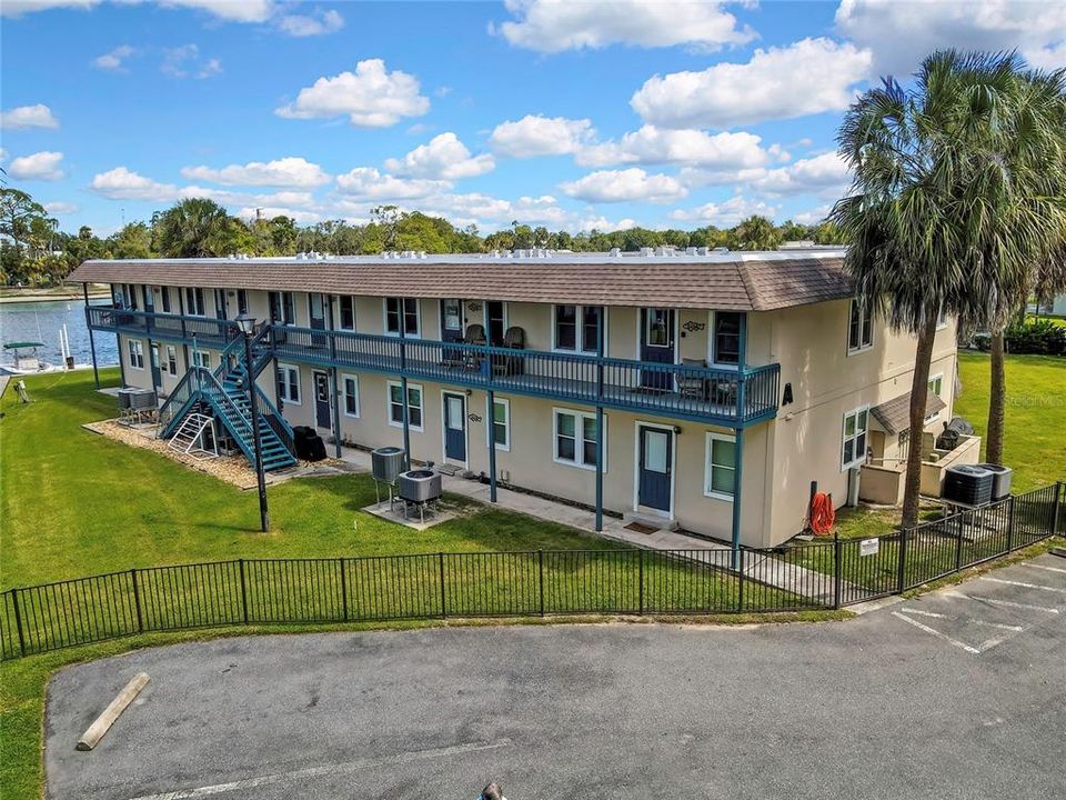For Rent: $3,000 (2 beds, 2 baths, 1060 Square Feet)