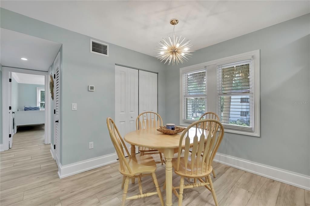 For Rent: $3,000 (2 beds, 2 baths, 1060 Square Feet)