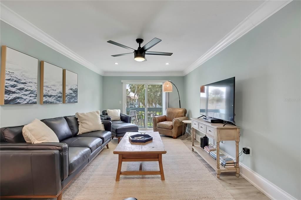 For Rent: $3,000 (2 beds, 2 baths, 1060 Square Feet)