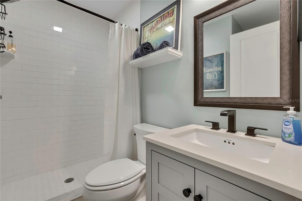 For Rent: $3,000 (2 beds, 2 baths, 1060 Square Feet)