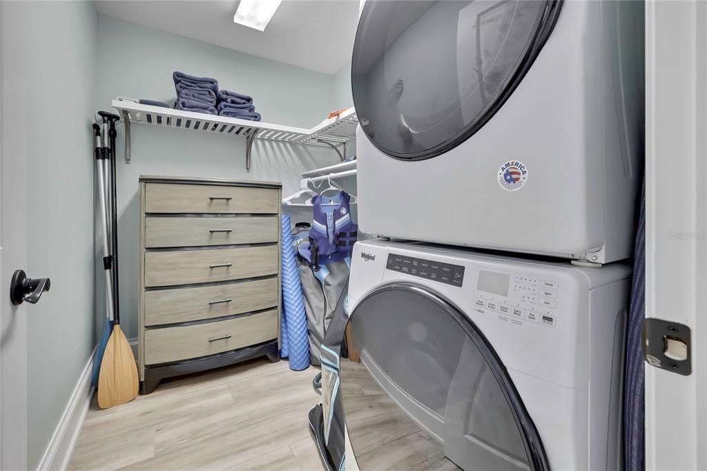 For Rent: $3,000 (2 beds, 2 baths, 1060 Square Feet)