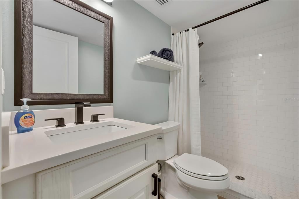 For Rent: $3,000 (2 beds, 2 baths, 1060 Square Feet)