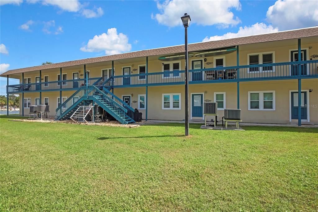 For Rent: $3,000 (2 beds, 2 baths, 1060 Square Feet)