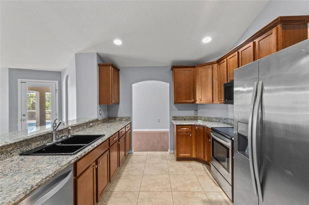 For Rent: $2,750 (3 beds, 2 baths, 1859 Square Feet)