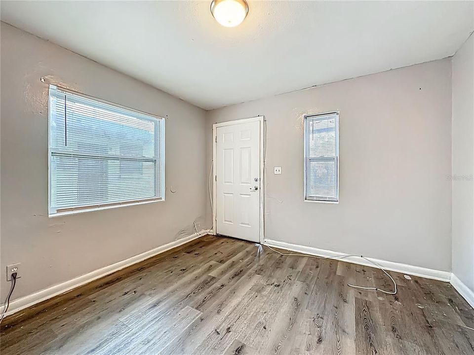 For Rent: $950 (2 beds, 1 baths, 672 Square Feet)