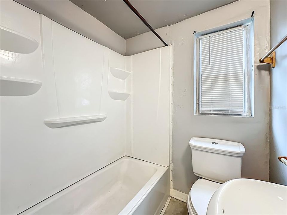 For Rent: $950 (2 beds, 1 baths, 672 Square Feet)