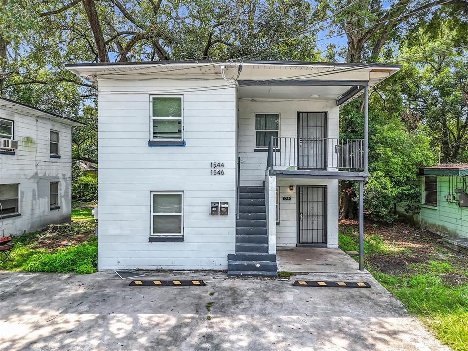 For Rent: $950 (2 beds, 1 baths, 672 Square Feet)
