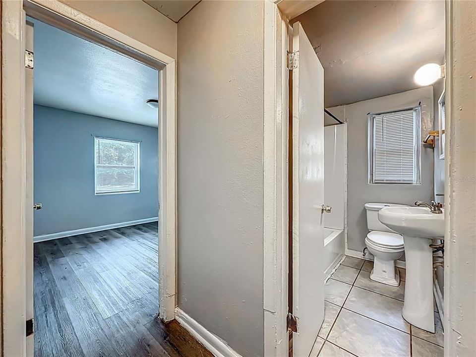 For Rent: $950 (2 beds, 1 baths, 672 Square Feet)