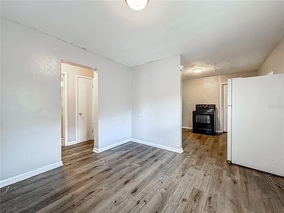 For Rent: $950 (2 beds, 1 baths, 672 Square Feet)