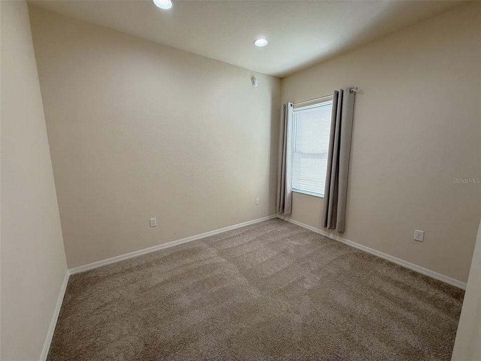 For Rent: $2,550 (5 beds, 3 baths, 2419 Square Feet)