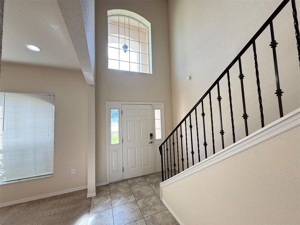 For Rent: $2,550 (5 beds, 3 baths, 2419 Square Feet)