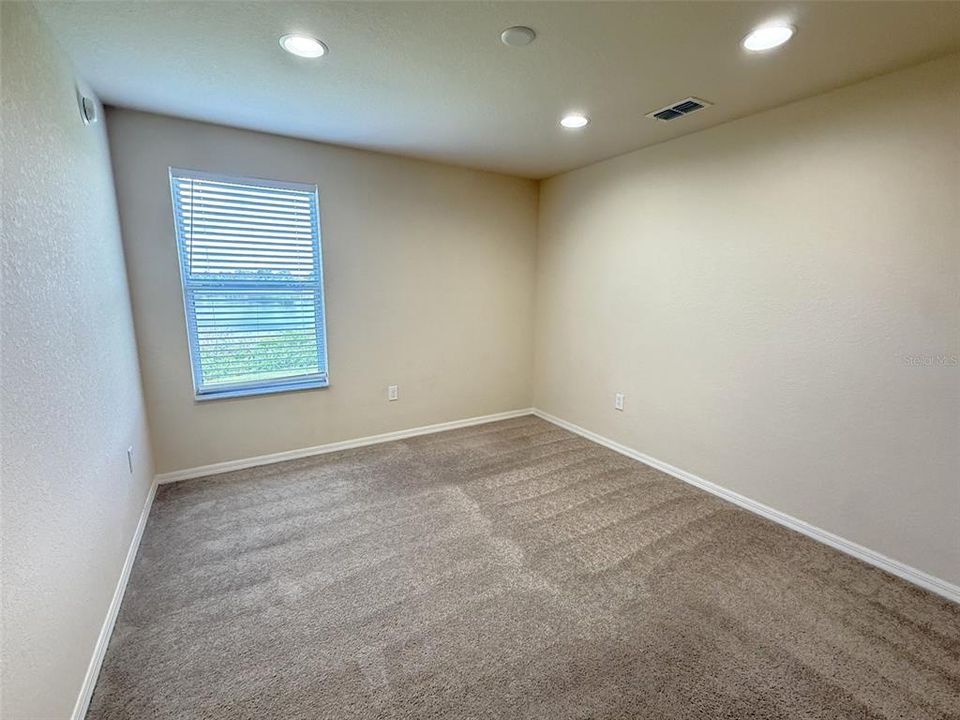 For Rent: $2,550 (5 beds, 3 baths, 2419 Square Feet)