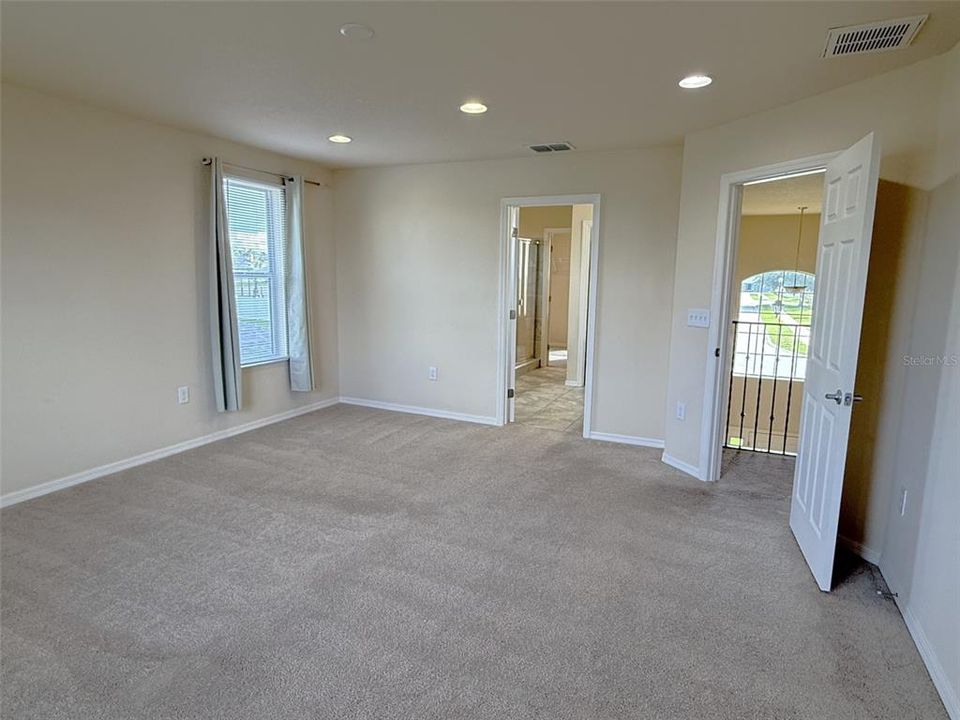 For Rent: $2,550 (5 beds, 3 baths, 2419 Square Feet)