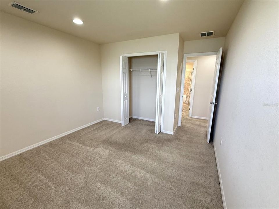 For Rent: $2,550 (5 beds, 3 baths, 2419 Square Feet)